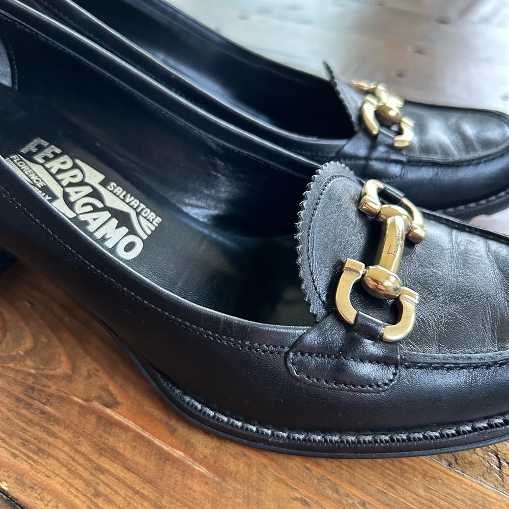 ***SOLD***
Vintage Women’s Salvatore Ferragamo Brass Horse-bit Heeled Loafers - Picture 13 of 16
